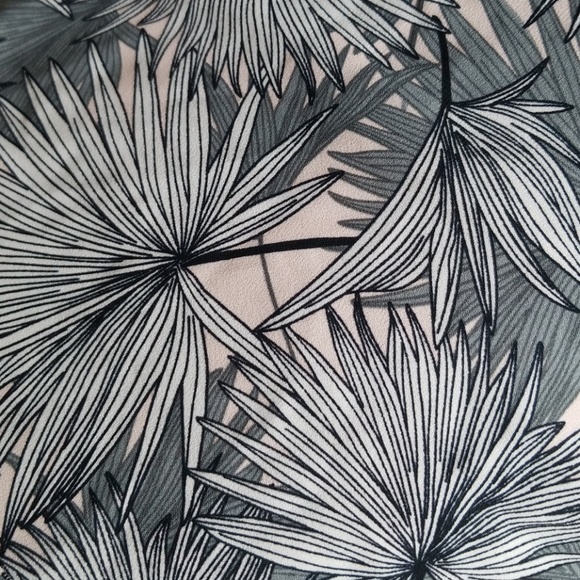 Tropical Palm Leaf Sleeveless Top Versitile Size M - Picture 4 of 7